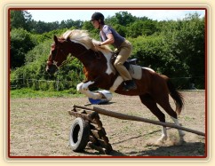 Červen 2010, trénink terénních skoků u nás v Újezdě