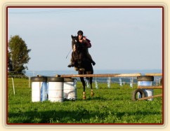 Srpen 2010, skákání na jízdárně v Čeleticích, skoky 115cm vysoké