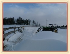 Odklízení závěje z jízdárny 