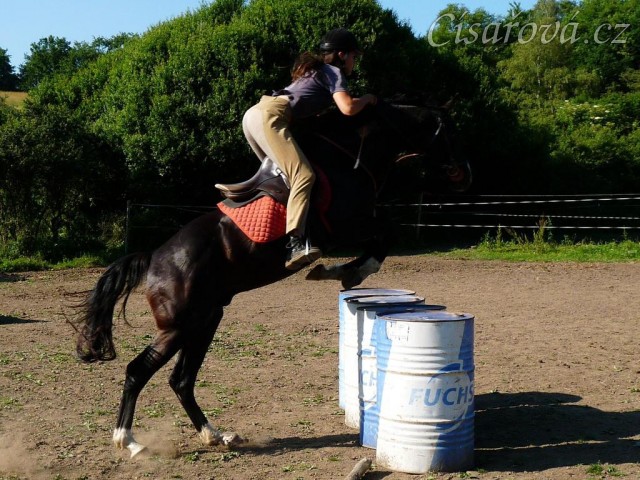 Červenec 2010, trénink doma v Újezdě, tak trochu jiné skoky...