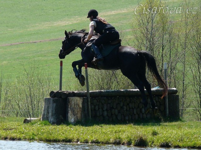 Carthago, skok přes metr dříví