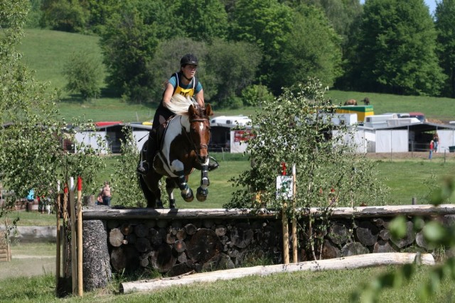 Vikina, všestrannost L Borová (Stříbrná podkova), květen 2012