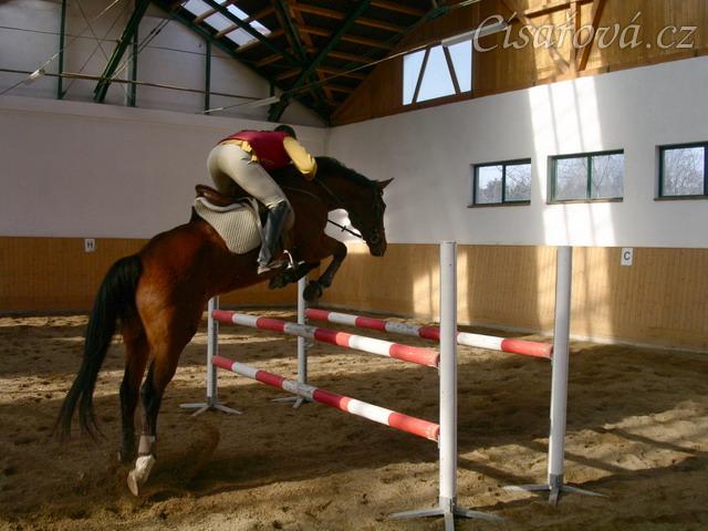 Skákání skokové řady, zatáčení na posledním skoku
