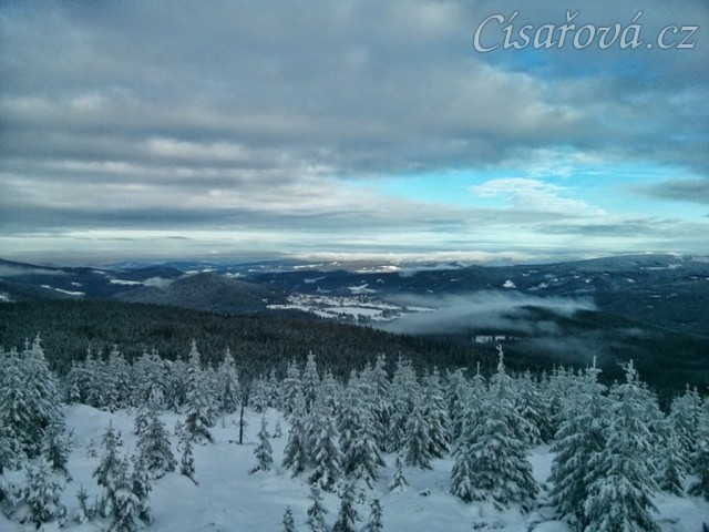 Novoroční vyjížďka, pohled z vrcholu Oblíku (1225m.n.m.)
