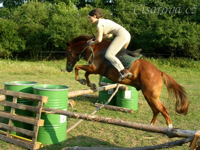 Nejprve se začíná skákat kolmák...